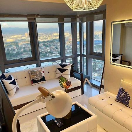 Classy 2Br Suite At Eastwood City With Pool And City Skyline View Manila Eksteriør billede