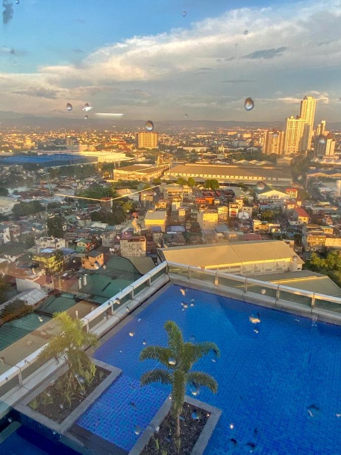 Classy 2Br Suite At Eastwood City With Pool And City Skyline View Manila Eksteriør billede