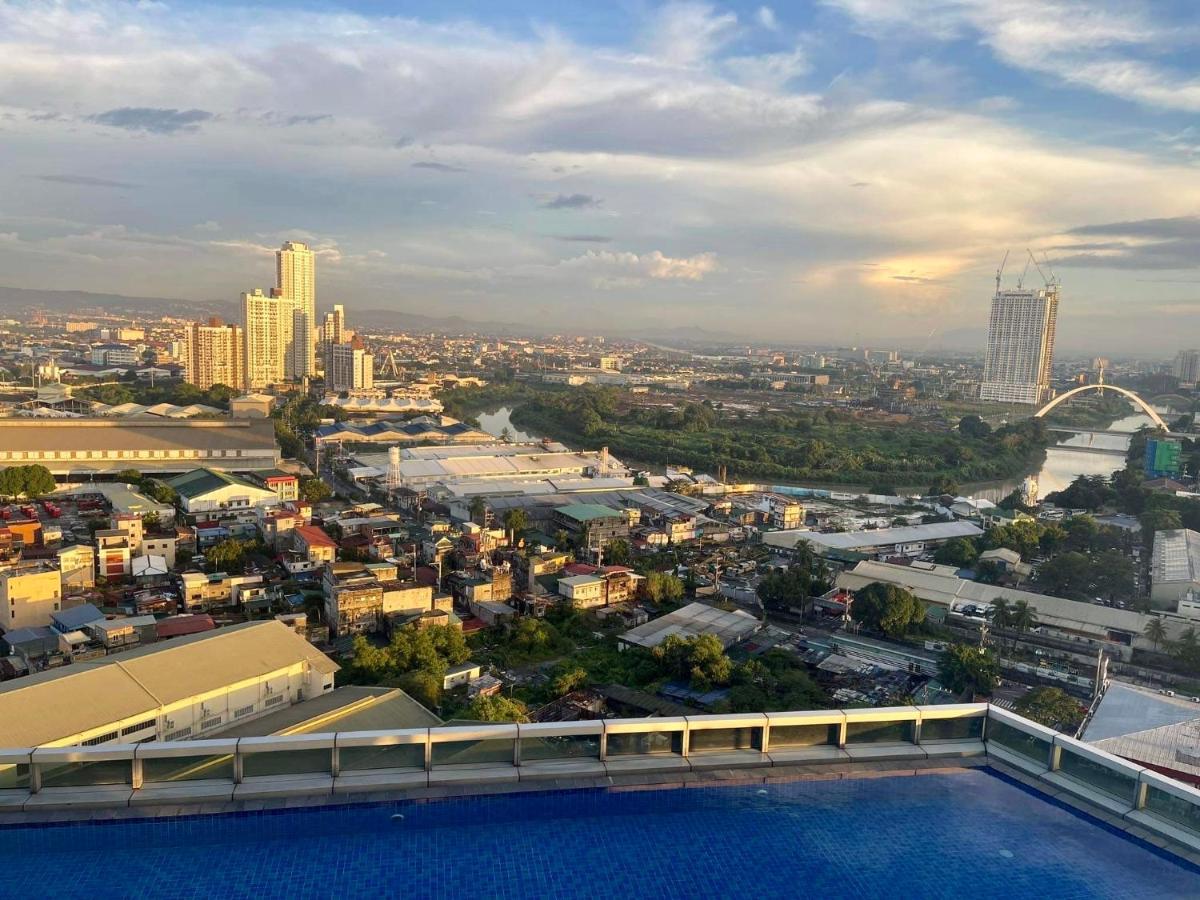 Classy 2Br Suite At Eastwood City With Pool And City Skyline View Manila Eksteriør billede