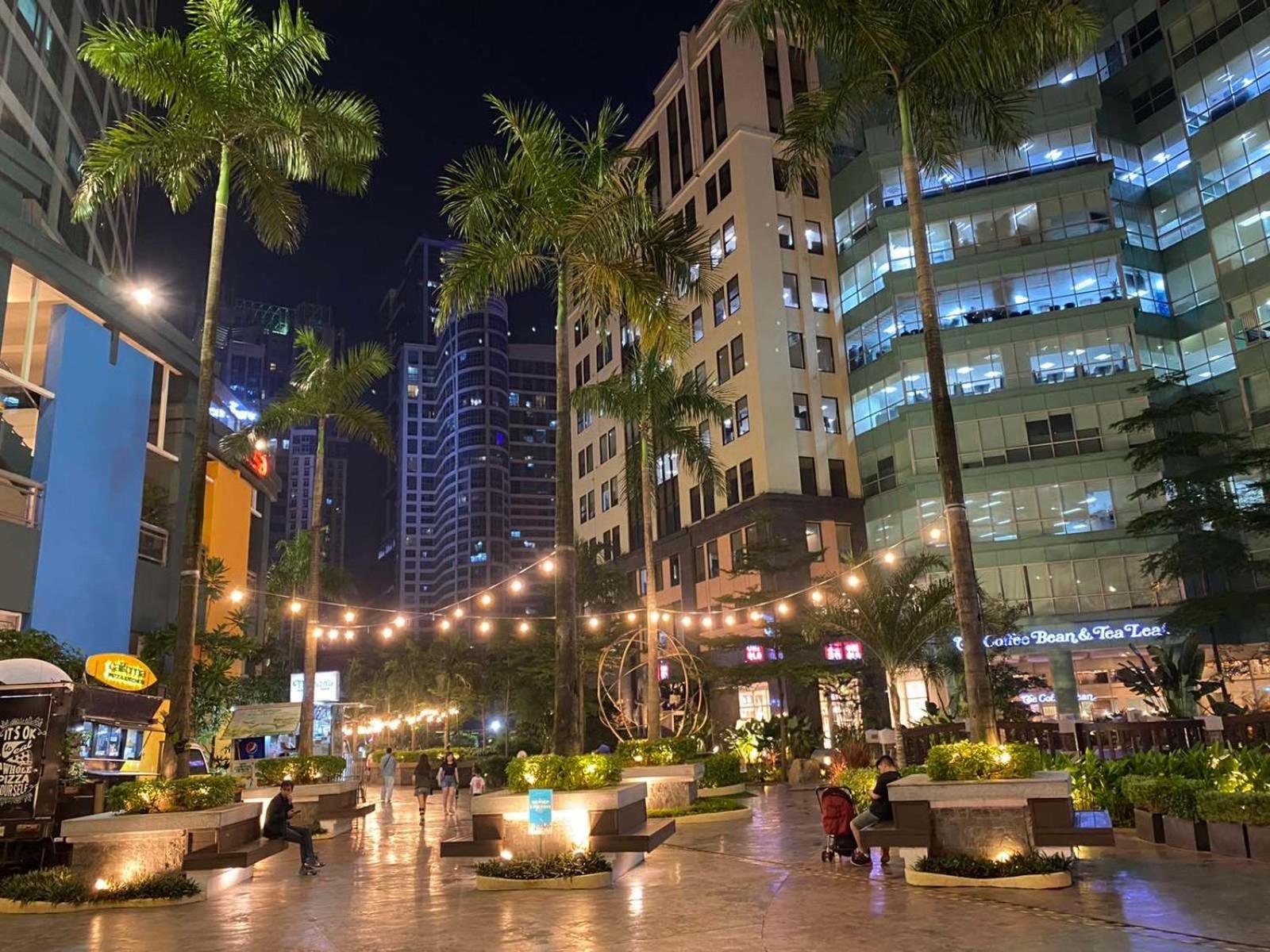 Classy 2Br Suite At Eastwood City With Pool And City Skyline View Manila Eksteriør billede